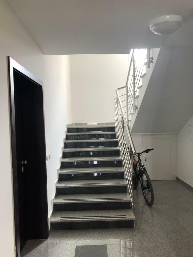 Apartment Zeljkica - Villa Sunce Сен Екстериор снимка